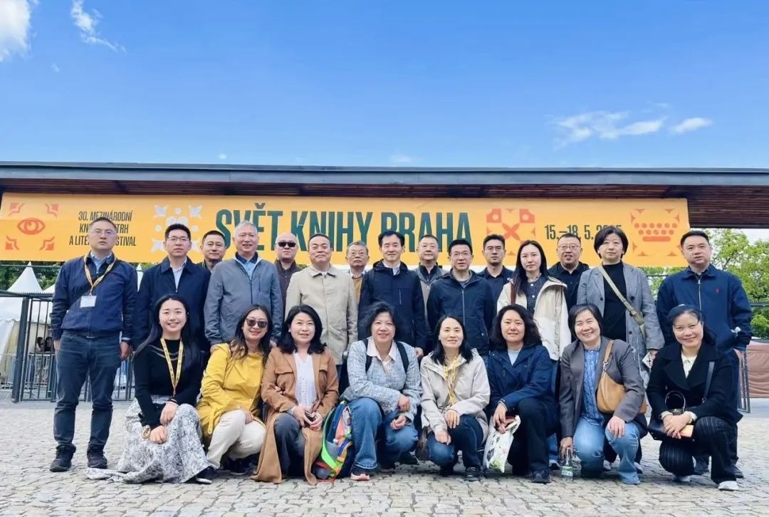 中國(guó)出版界代表團(tuán)合影。圖片均由國(guó)圖集團(tuán)供圖