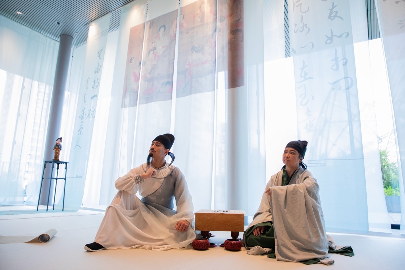 白居易與茶仙盧仝。中國駐大阪旅游辦事處供圖