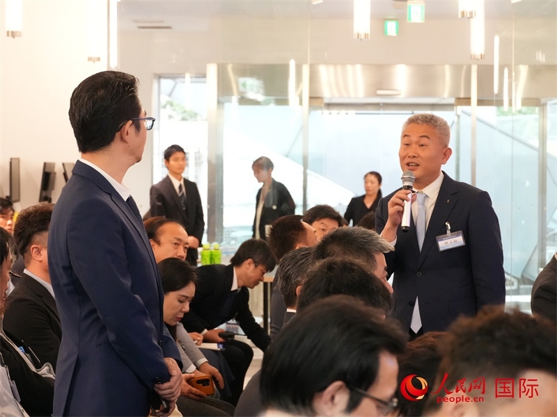 參會(huì)企業(yè)與海南代表團(tuán)積極交流。