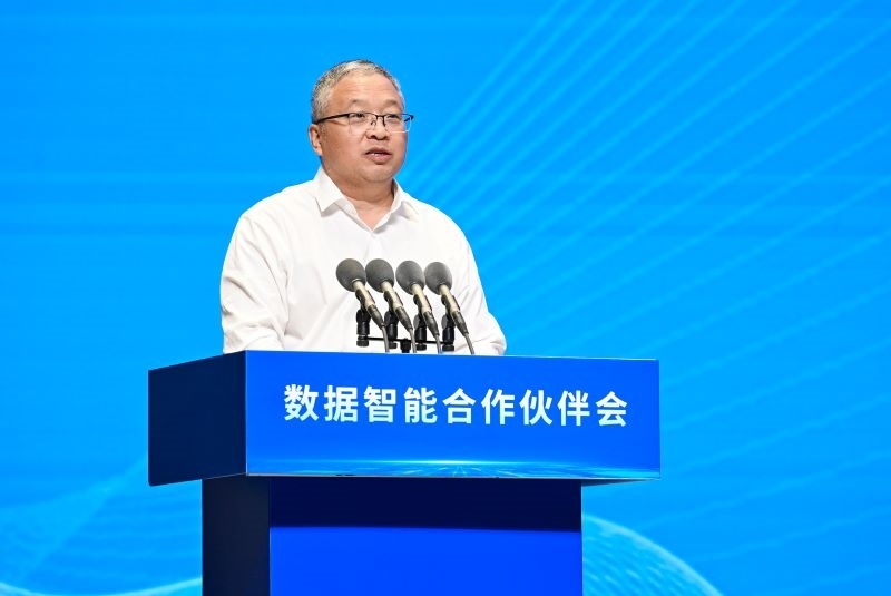 圖為豫資控股集團(tuán)黨委書記、董事長(zhǎng)秦建斌。