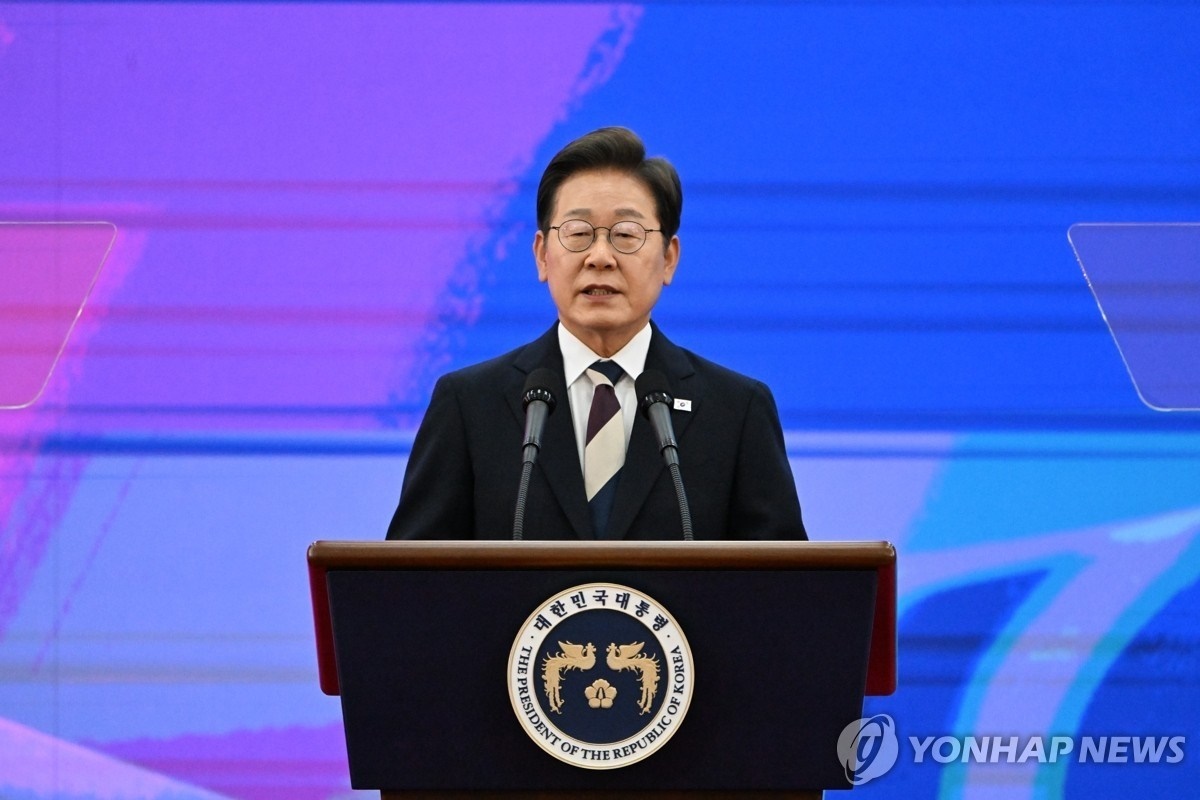 李在明4日上午在第21屆韓國(guó)總統(tǒng)就職宣誓儀式上宣誓就職。（圖片來(lái)源：韓聯(lián)社）