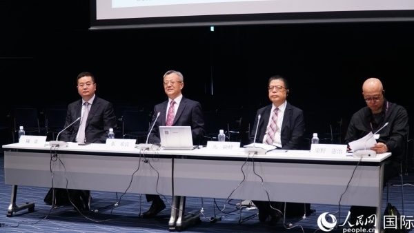 與會(huì)專家熱切交流。人民網(wǎng) 蔣曉辰攝