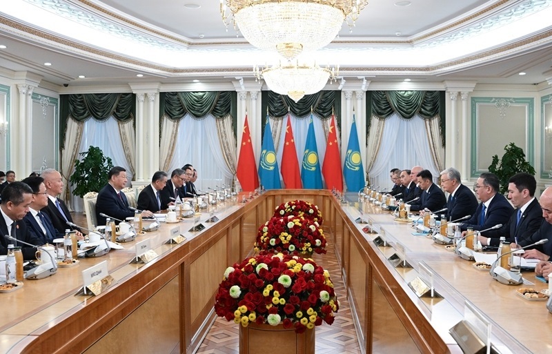 習(xí)近平同哈薩克斯坦總統(tǒng)托卡耶夫會談(2)XxjpsgC007370_20250616_PEPFN0A001_副本.jpg